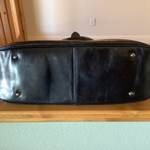 Kenneth Cole Black Leather Tote - Picture 3 of 3